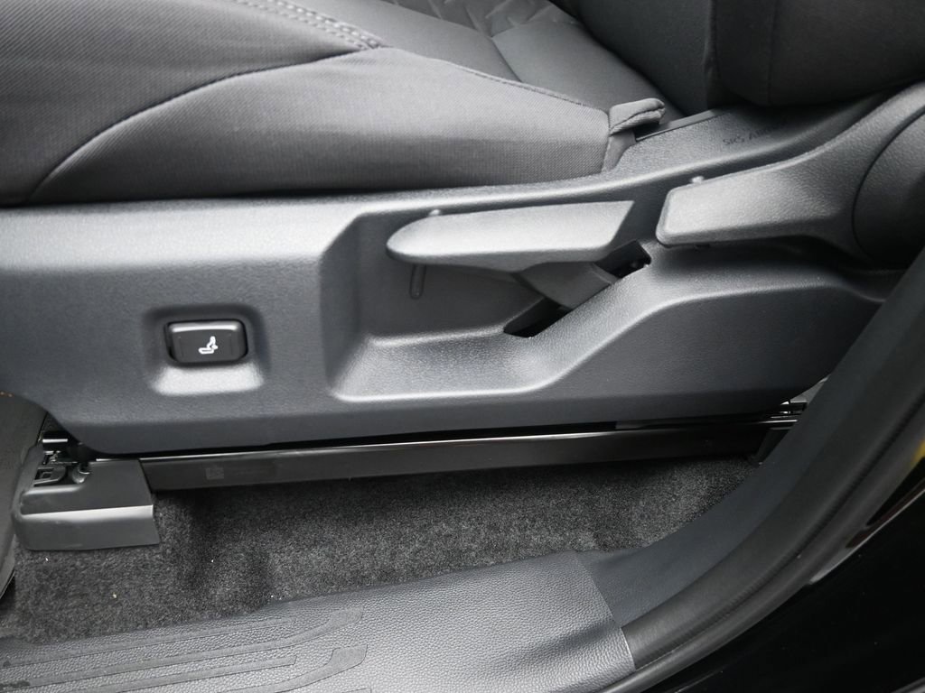 Used 2025 Toyota Tacoma SR5 image 15