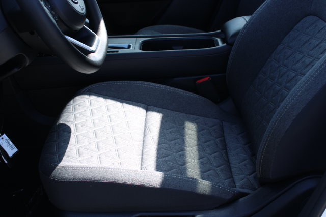 Used 2026 Nissan Kicks SV w/ SV Premium Package FWD image 31