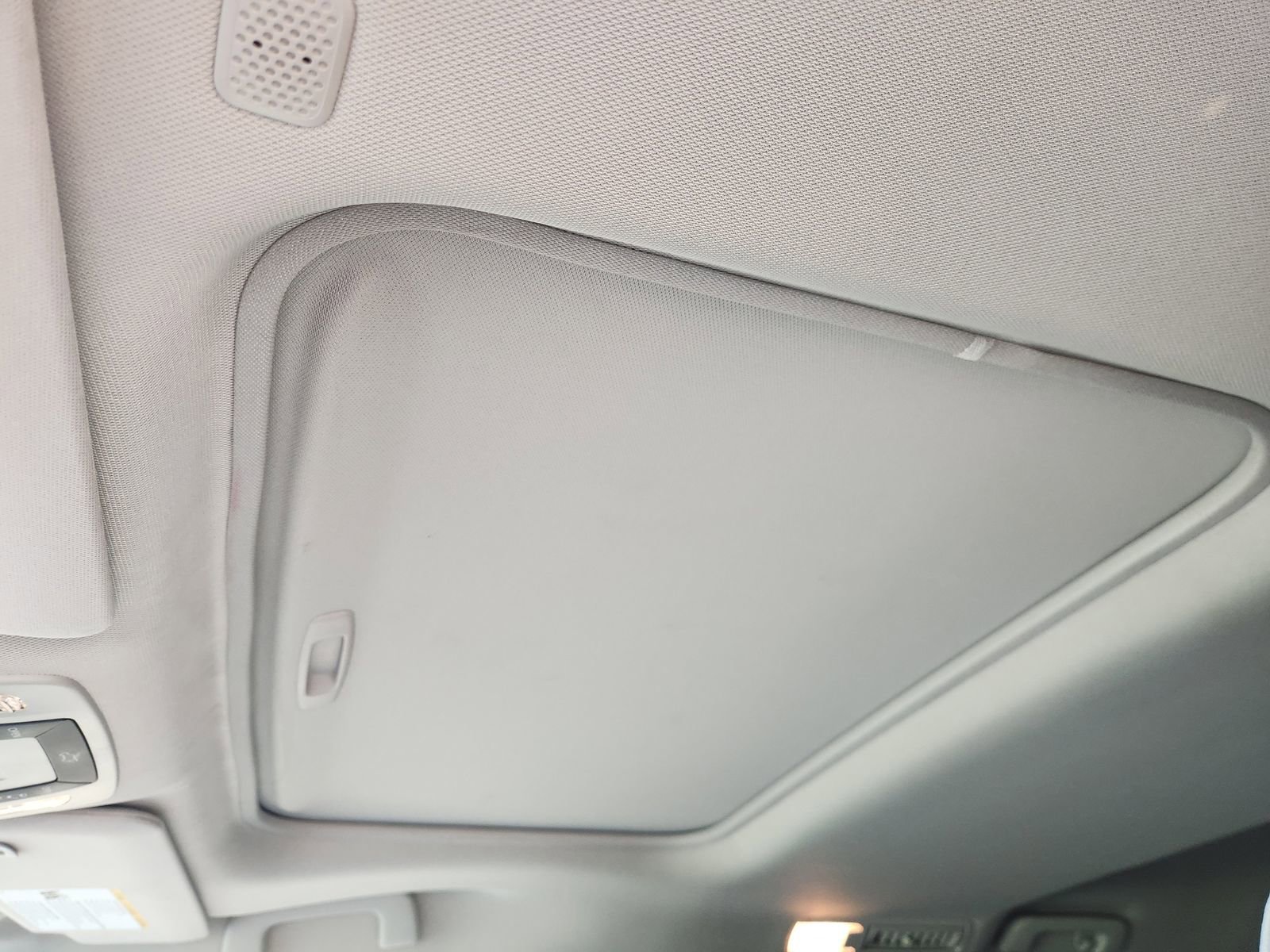 Used 2023 Toyota Sienna XLE FWD image 28