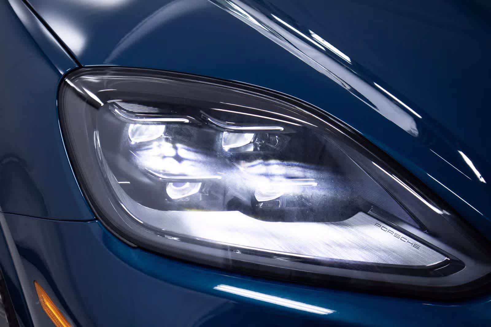 Certified 2025 Porsche Cayenne AWD/4WD image 16