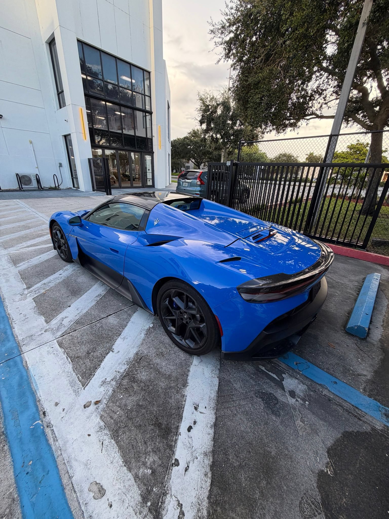 Used 2023 Maserati MC20 Spyder RWD image 6
