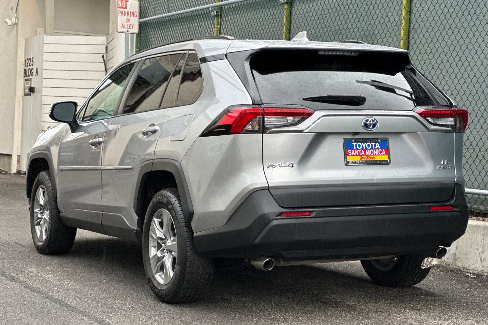 Used 2023 Toyota RAV4 LE AWD/4WD image 6