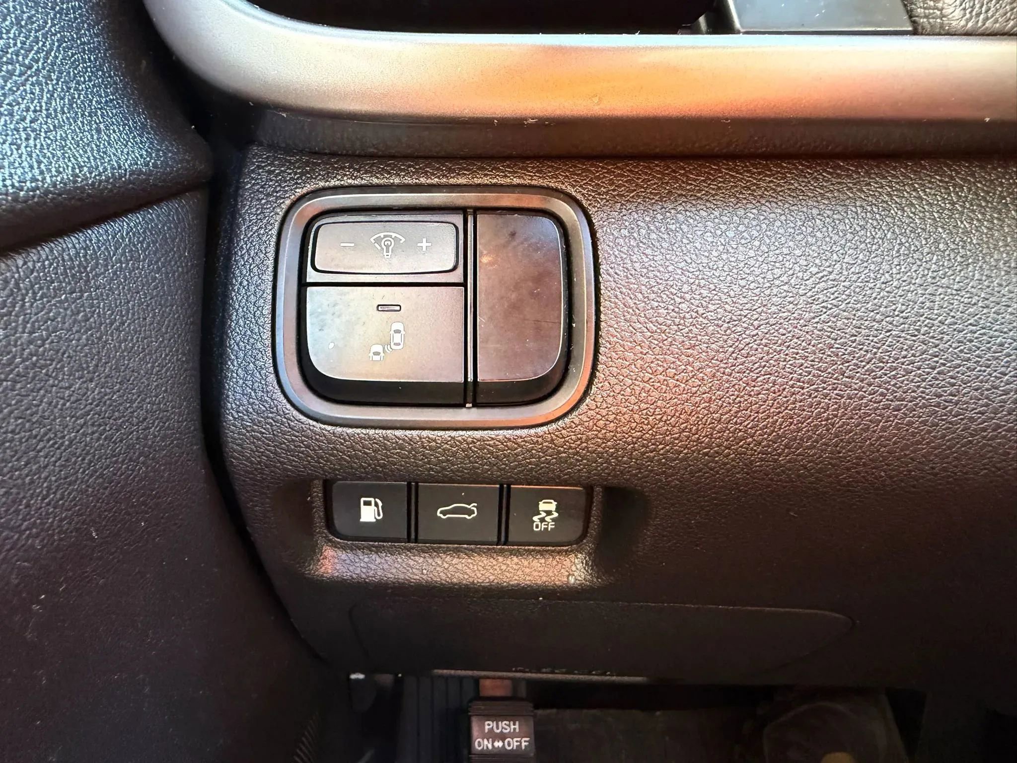 Used 2018 Kia Optima LX w/ 17" Alloy Wheels Package image 17