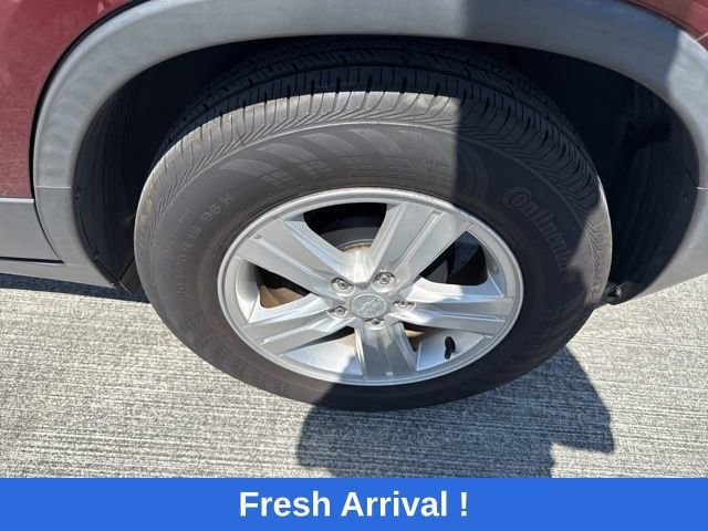 Used 2016 Chevrolet Trax LT w/ LT Sun and Sound Package FWD image 18