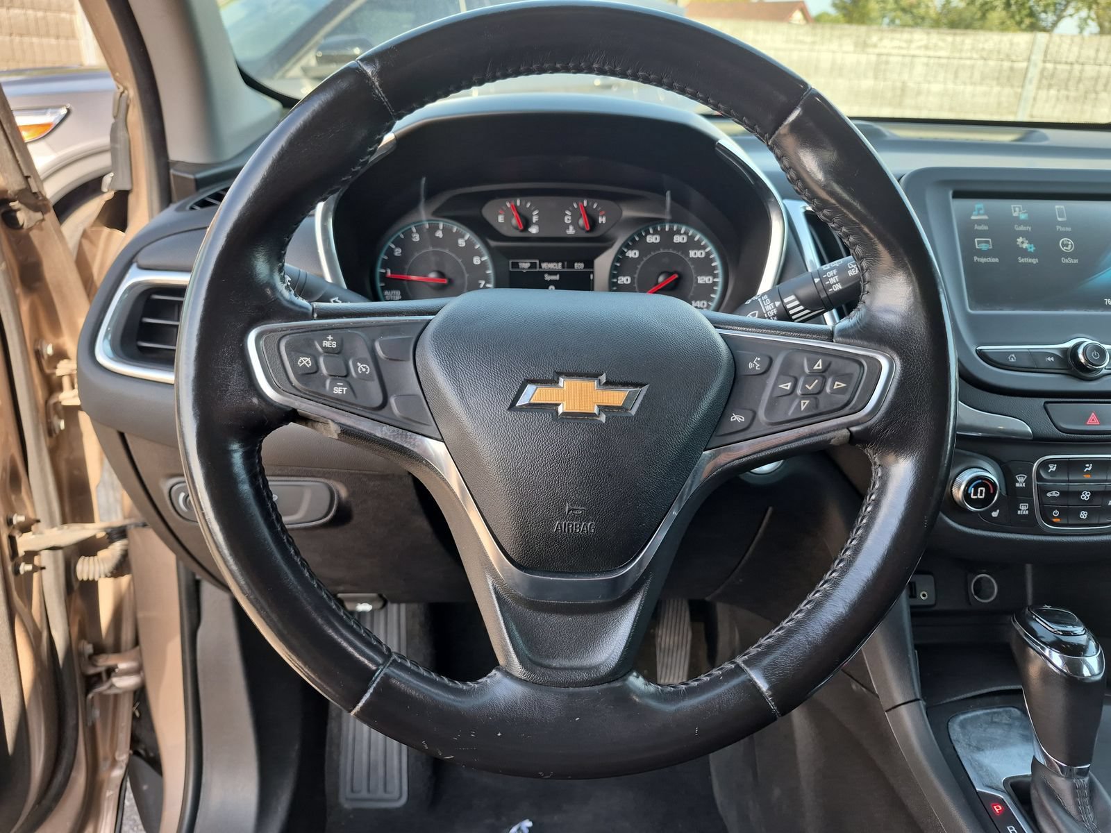 Used 2018 Chevrolet Equinox LT FWD image 24