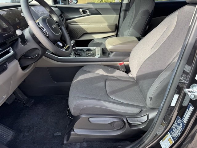 Certified 2025 Kia Carnival LX image 20
