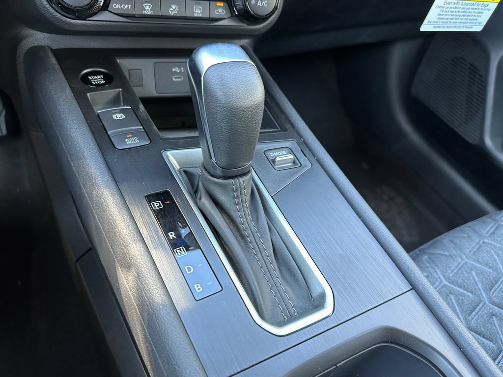 New 2026 Nissan Kicks SV w/ Charging Package FWD image 24