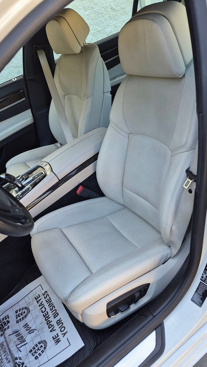 Used 2013 BMW 740Li xDrive AWD/4WD image 32
