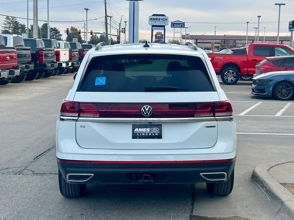 Used 2025 Volkswagen Atlas SE image 4