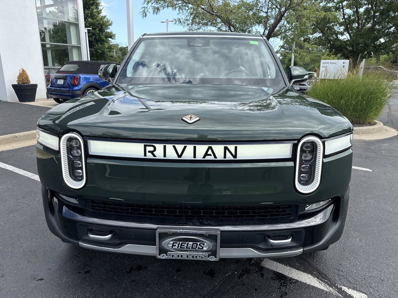 Used 2023 Rivian R1S Adventure AWD/4WD image 3