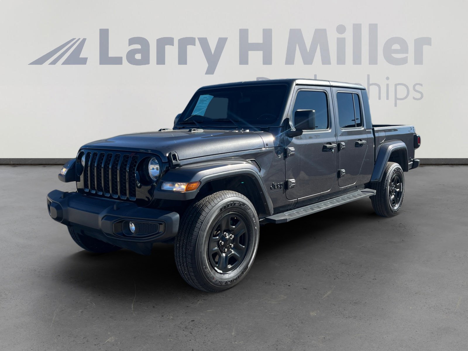 Used 2022 Jeep Gladiator Sport image 1