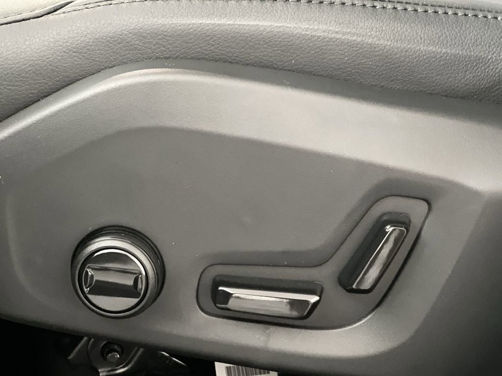Certified 2025 Volvo XC60 B5 Core w/ Climate Package image 16