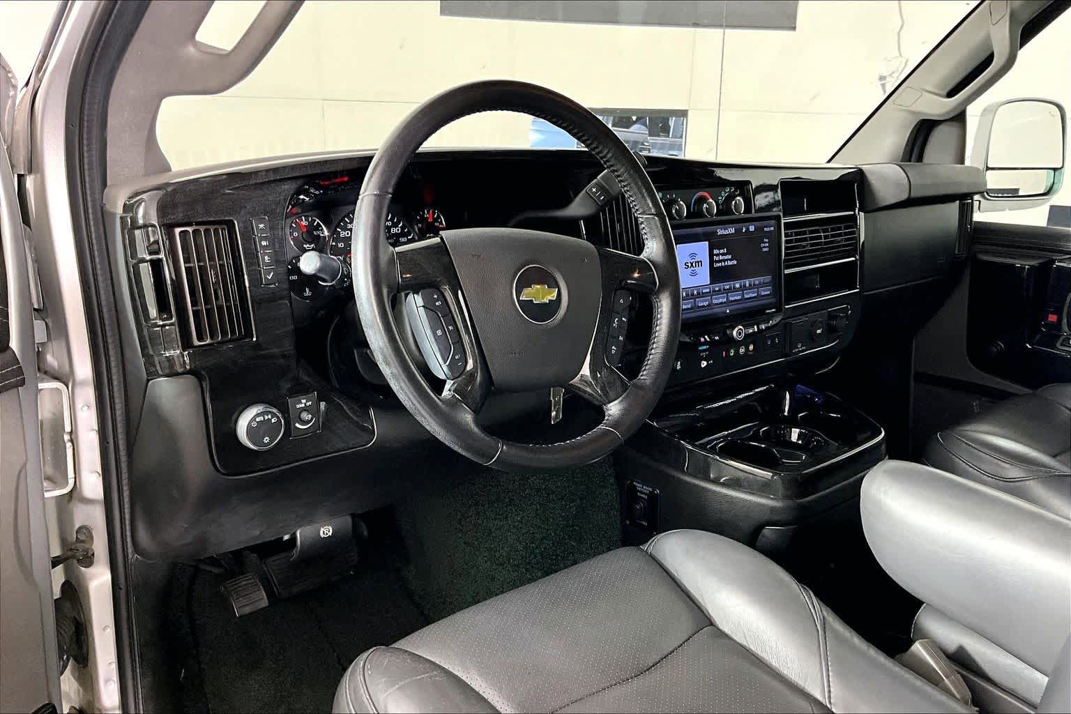 Used 2021 Chevrolet Express 2500 LS w/ Enhanced Convenience Package image 15