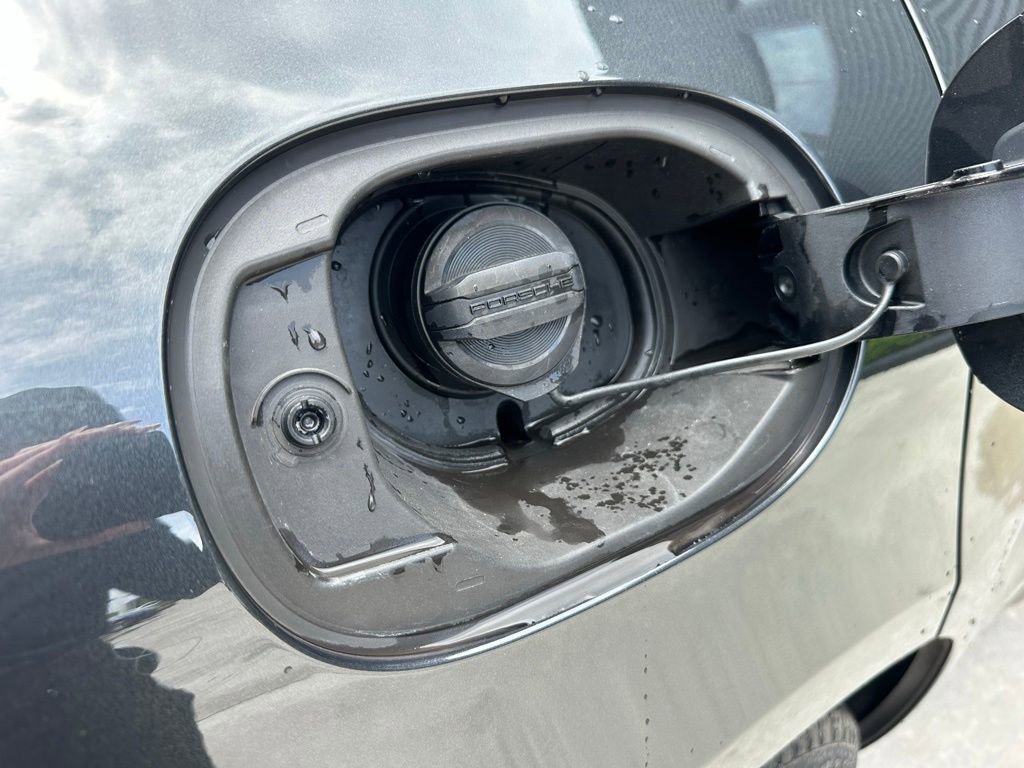 Certified 2023 Porsche Macan S AWD/4WD image 40
