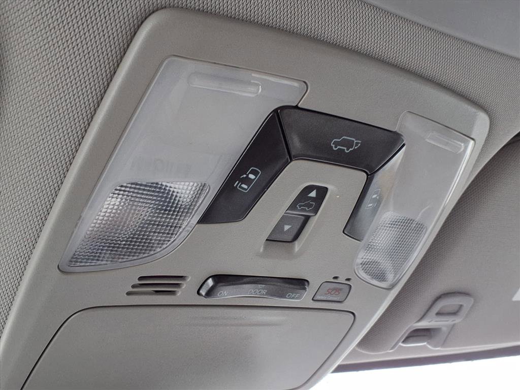 Used 2019 Toyota Sienna AWD image 17