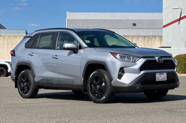 Certified 2021 Toyota RAV4 XLE w/ XLE Grade Weather Package AWD/4WD image 5