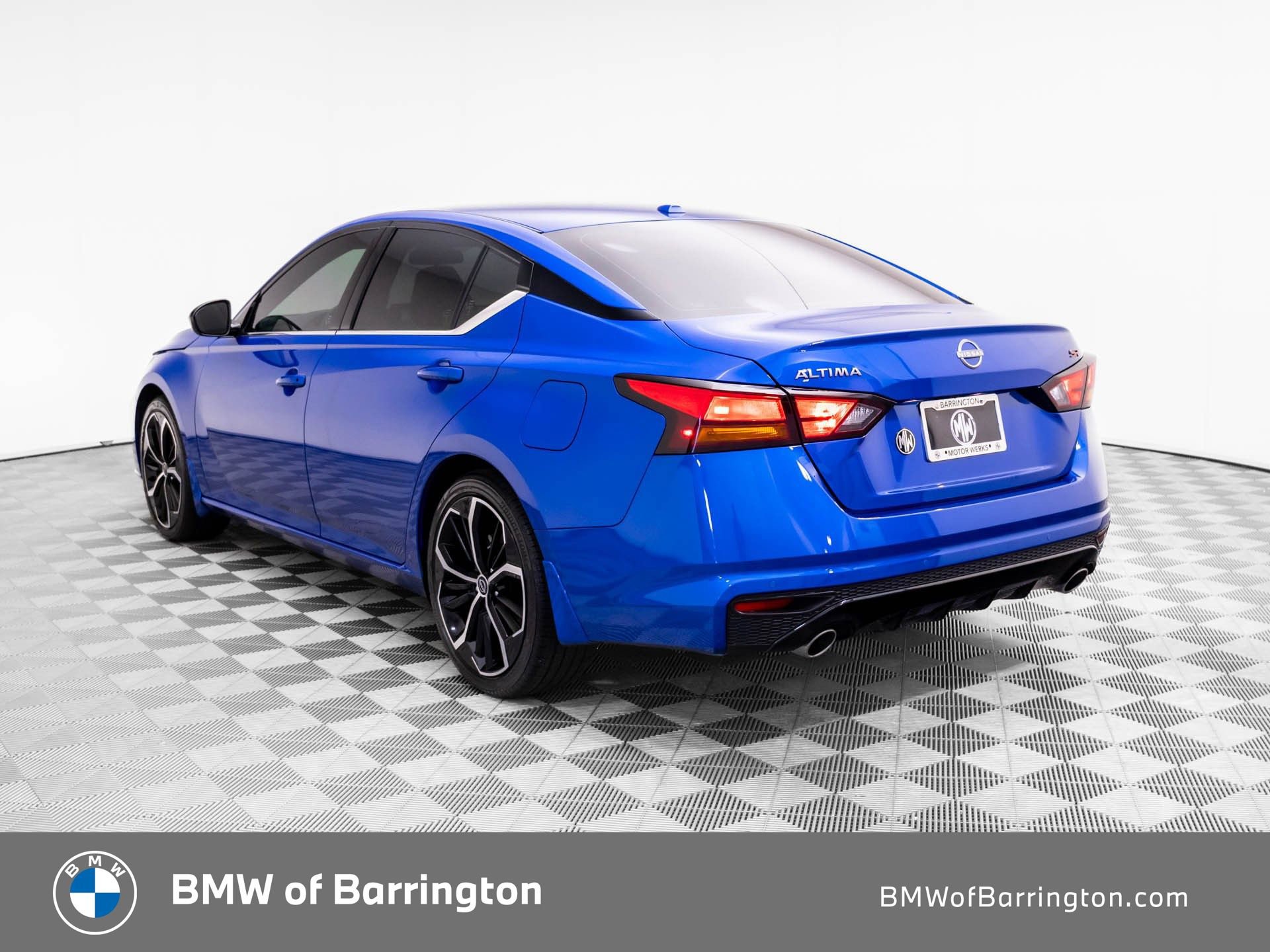 Used 2025 Nissan Altima 2.5 SR w/ SR Premium Package image 3