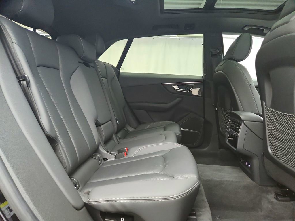 Used 2019 Audi Q8 Premium Plus w/ Premium Plus AWD/4WD image 36