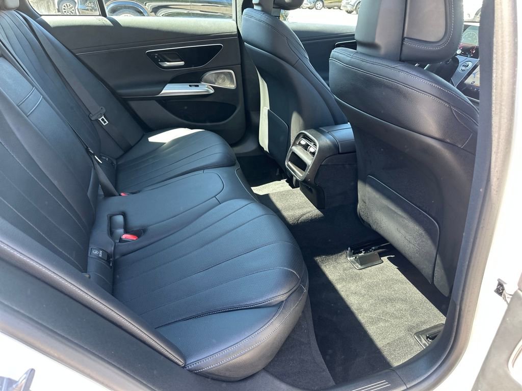 Used 2024 Mercedes-Benz E 350 4MATIC Sedan image 32