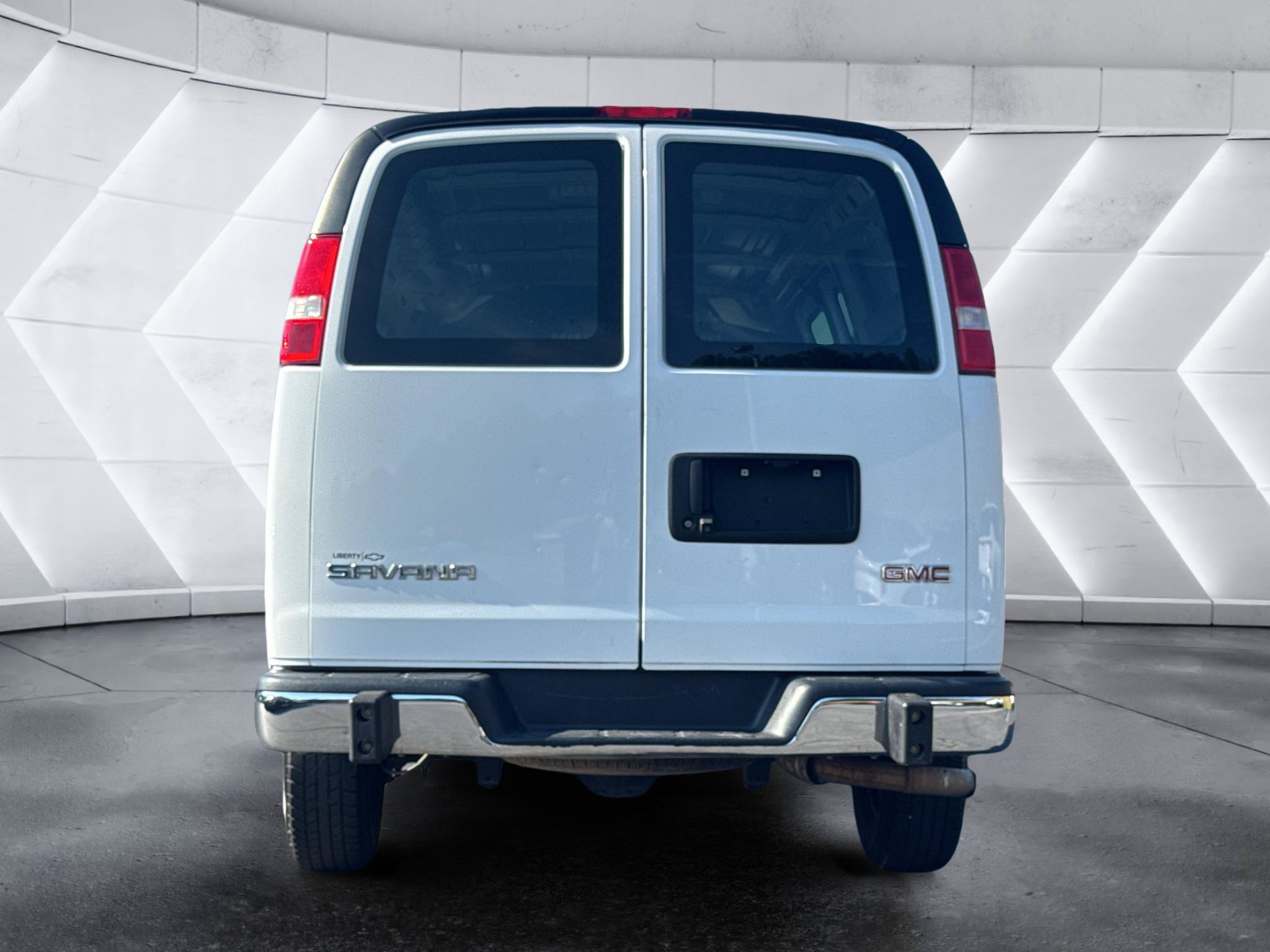 Used 2021 GMC Savana 2500 w/ Driver Convenience Package RWD image 6