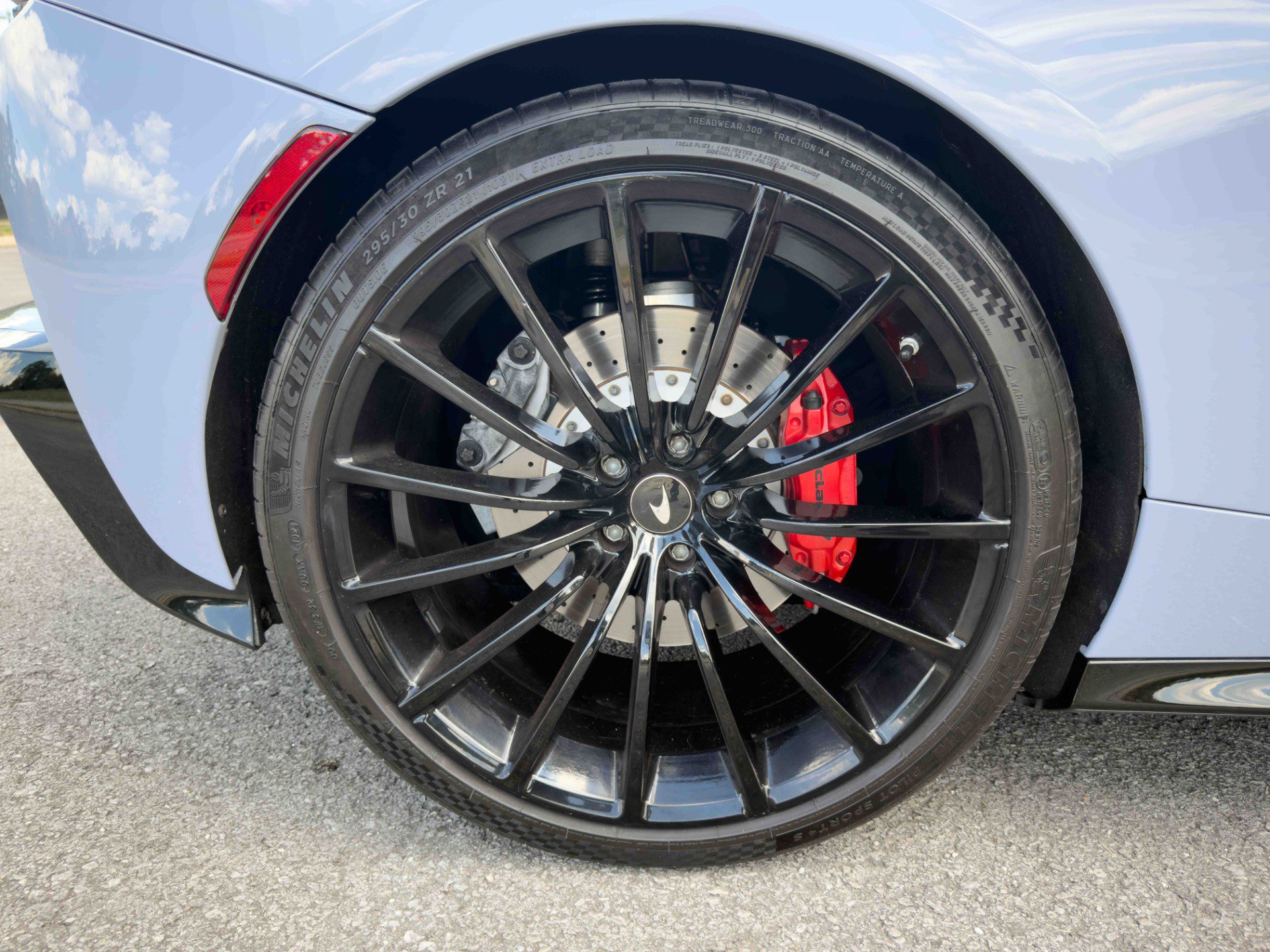 Used 2020 McLaren GT RWD image 24
