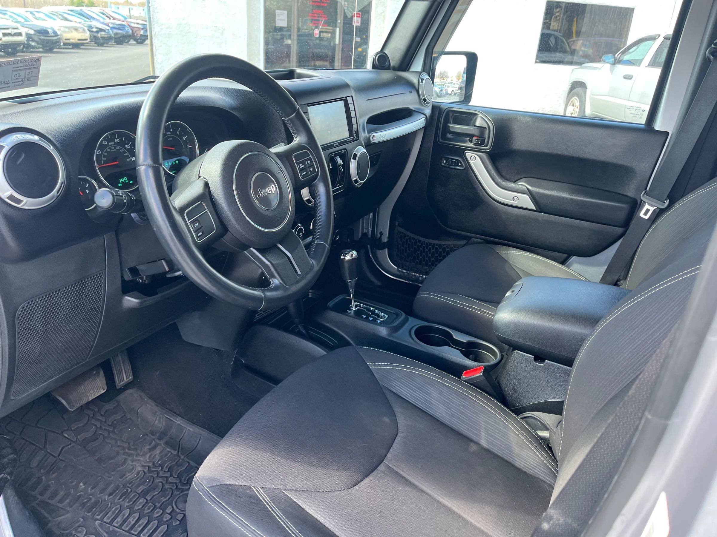 Used 2014 Jeep Wrangler Unlimited Sahara w/ Dual Top Group image 8