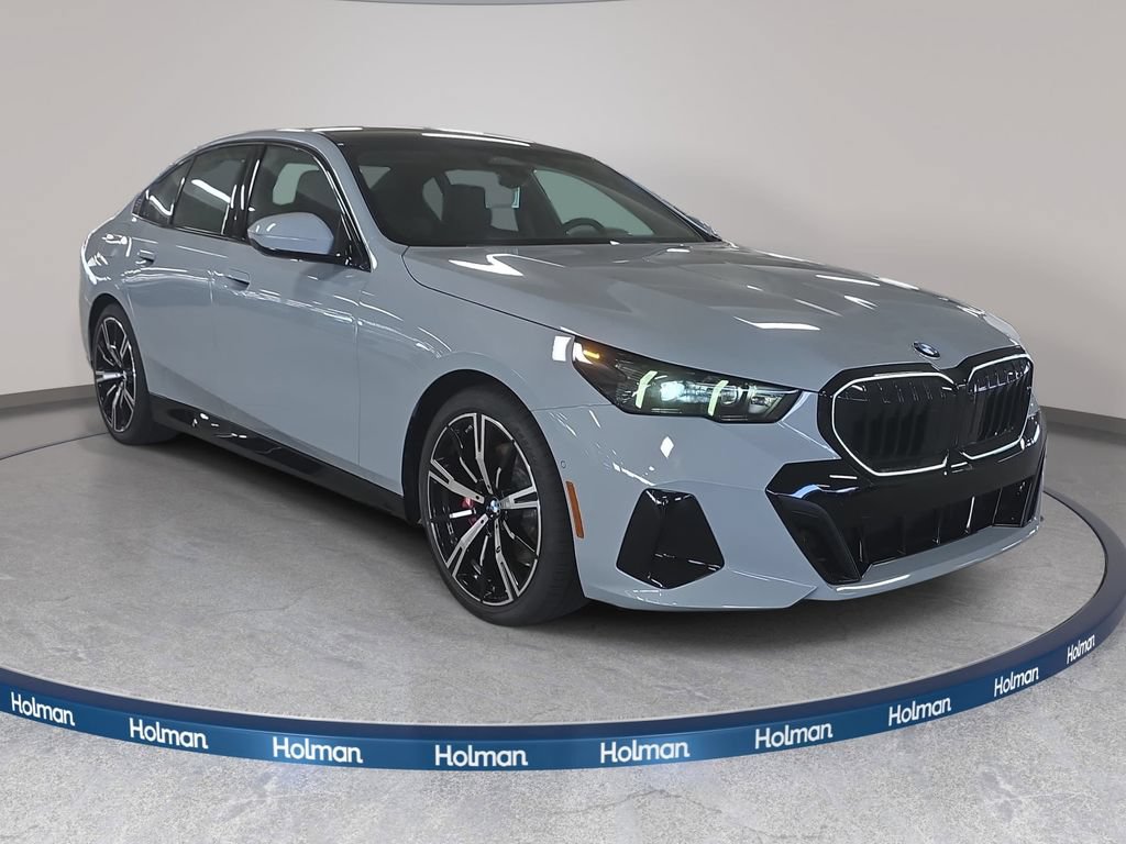 Used 2026 BMW 530i w/ M Sport Package RWD image 3