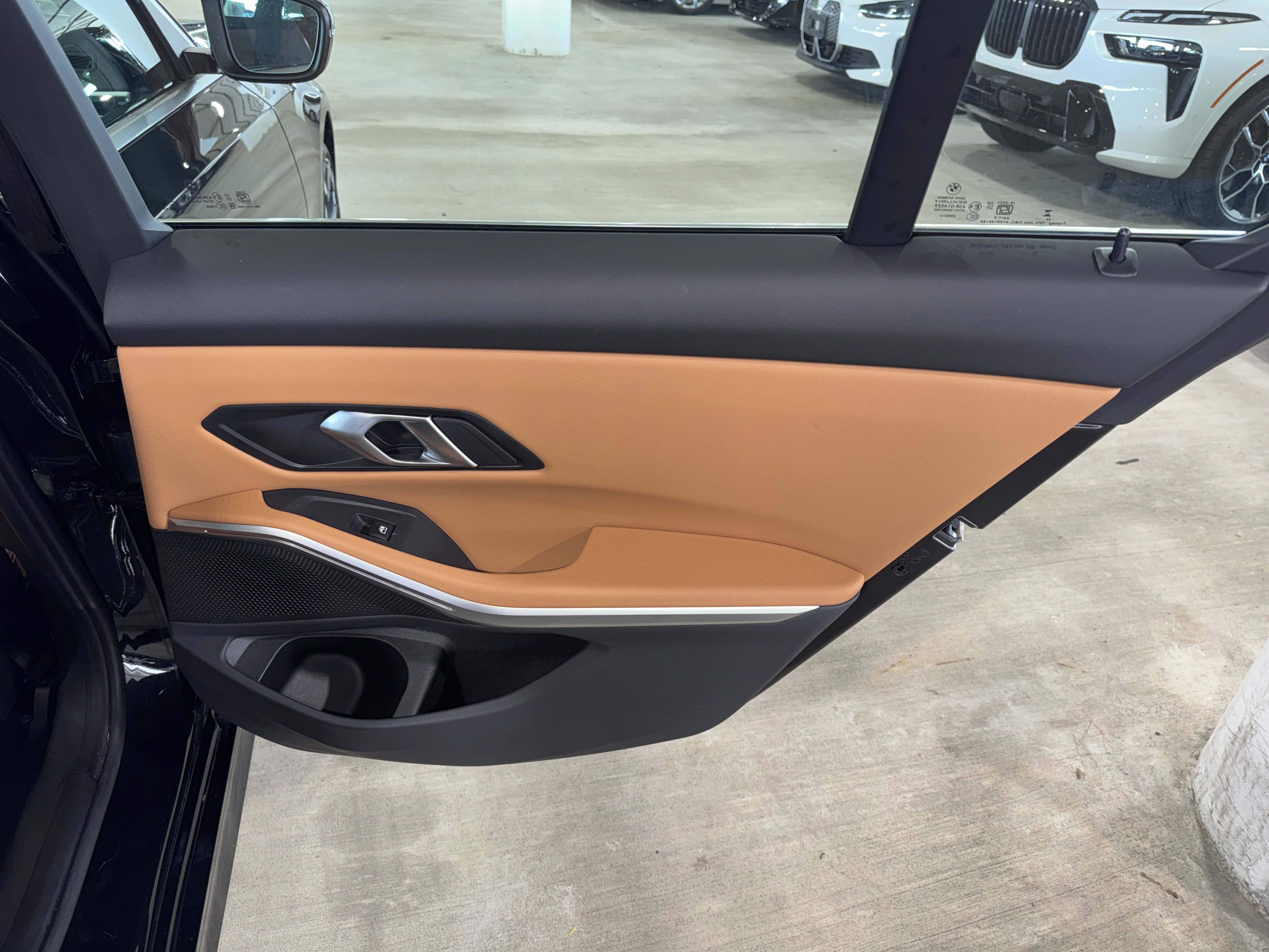 Certified 2025 BMW 330i xDrive Sedan w/ Convenience Package image 11