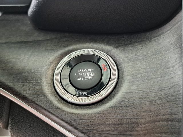 Used 2022 Jeep Grand Cherokee L Limited AWD/4WD image 14
