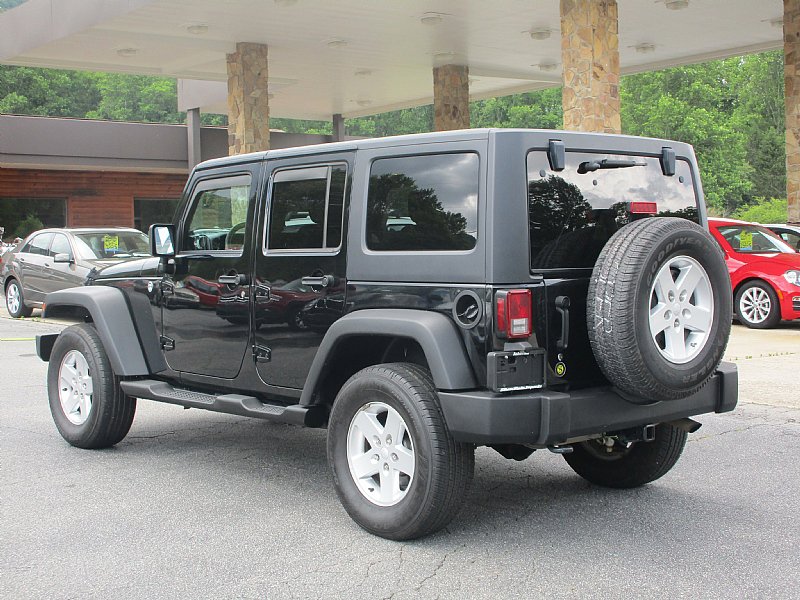 Used 2012 Jeep Wrangler Unlimited Sport image 4