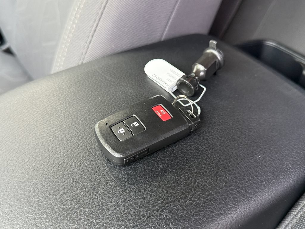Used 2019 Toyota Tacoma TRD Off-Road w/ Technology Package AWD/4WD image 33