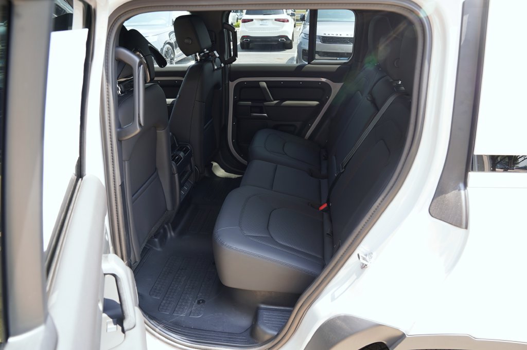 New 2026 Land Rover Defender 110 S AWD/4WD image 30
