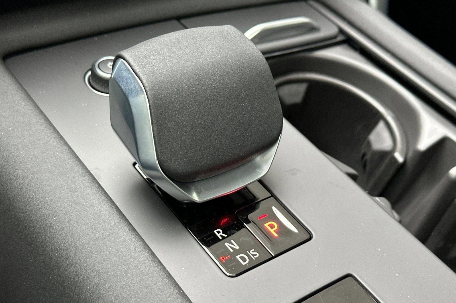 New 2026 Land Rover Discovery S AWD/4WD image 29