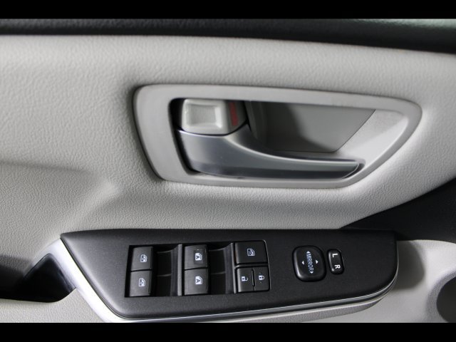 Used 2017 Toyota Camry LE FWD image 19