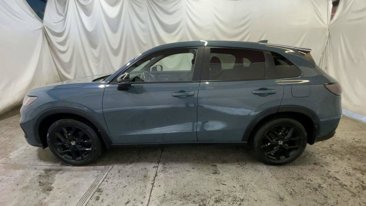 Certified 2025 Honda HR-V Sport image 5