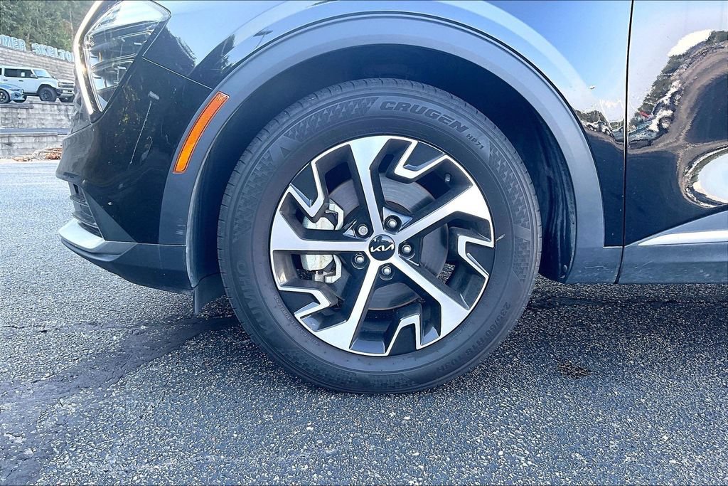Used 2025 Kia Sportage EX w/ Premium Package FWD image 4