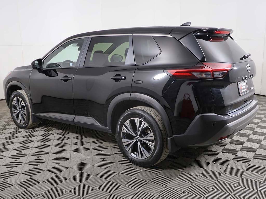 Used 2023 Nissan Rogue SV image 9
