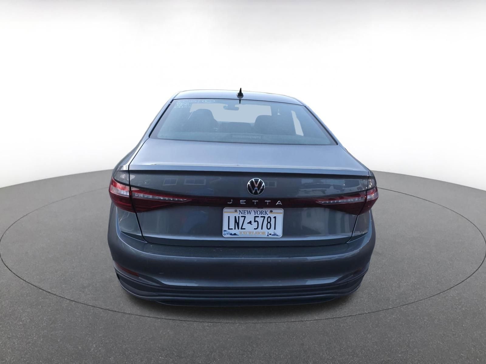 Used 2025 Volkswagen Jetta Sport image 6