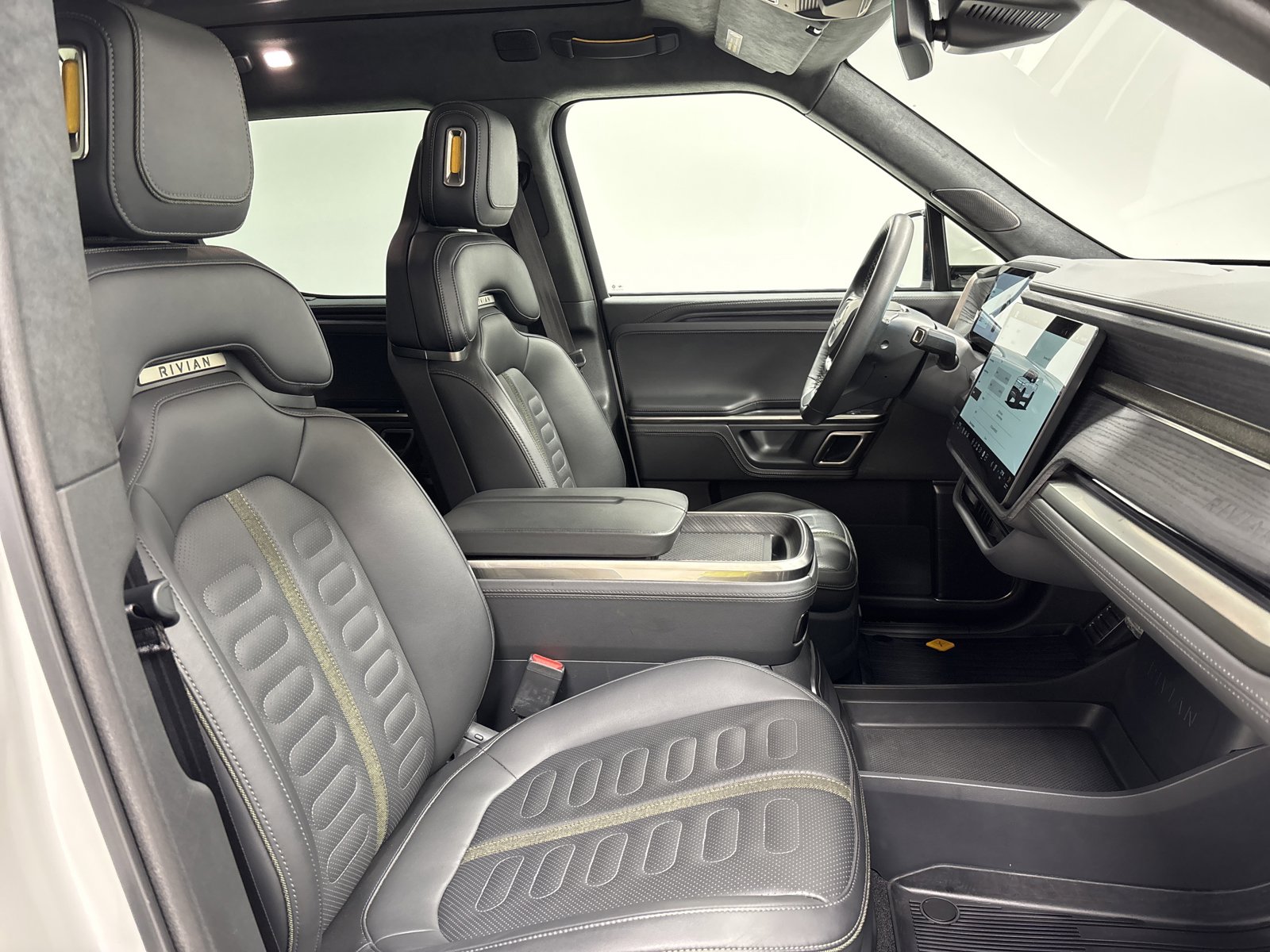 Used 2023 Rivian R1T Adventure AWD/4WD image 23