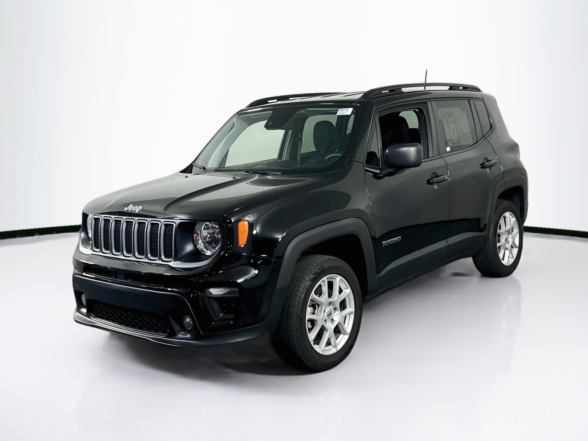 Used 2022 Jeep Renegade Latitude AWD/4WD image 1