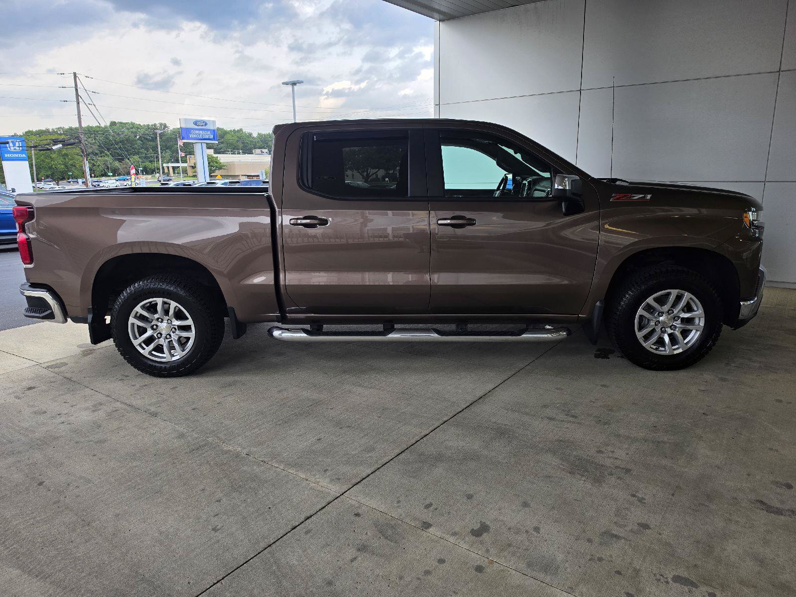 Used 2019 Chevrolet Silverado 1500 LT w/ All-Star Edition AWD/4WD image 5