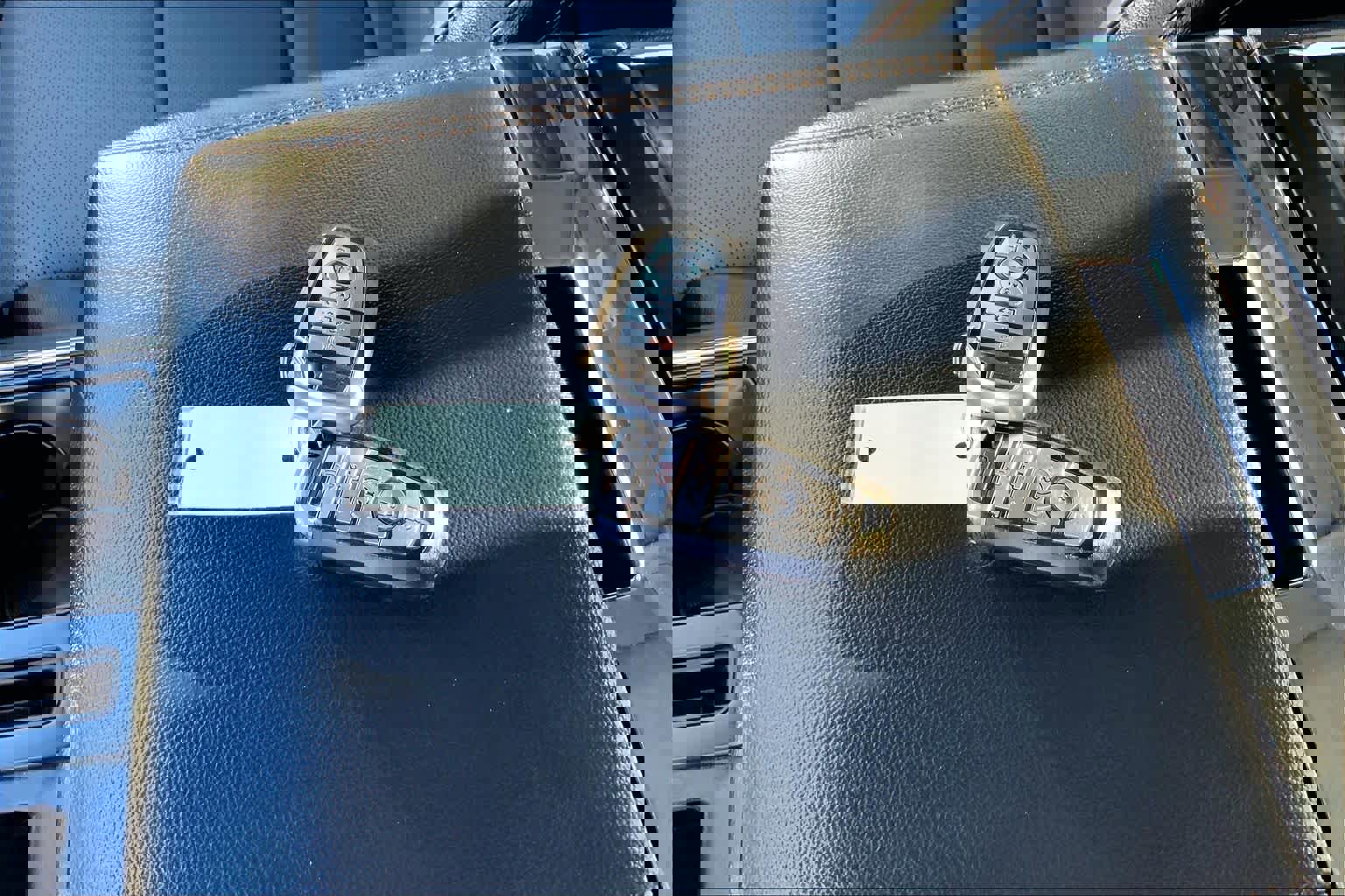 Used 2025 Ford F150 Lariat w/ Equipment Group 502A High image 14