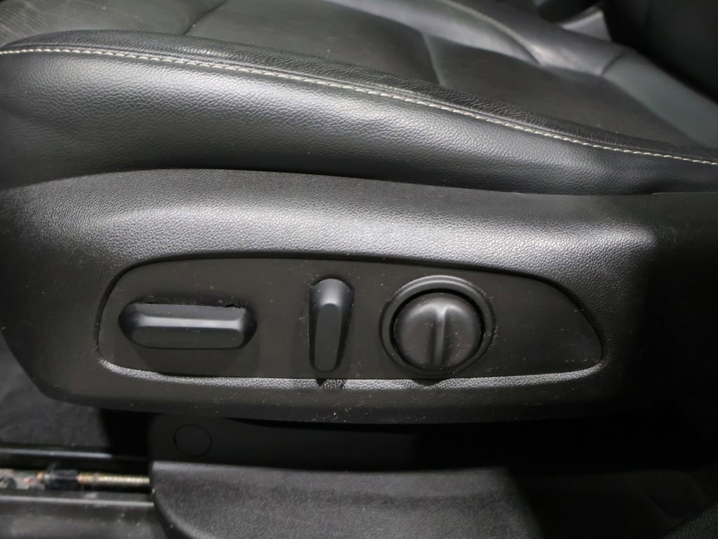 Used 2019 GMC Acadia SLT image 13