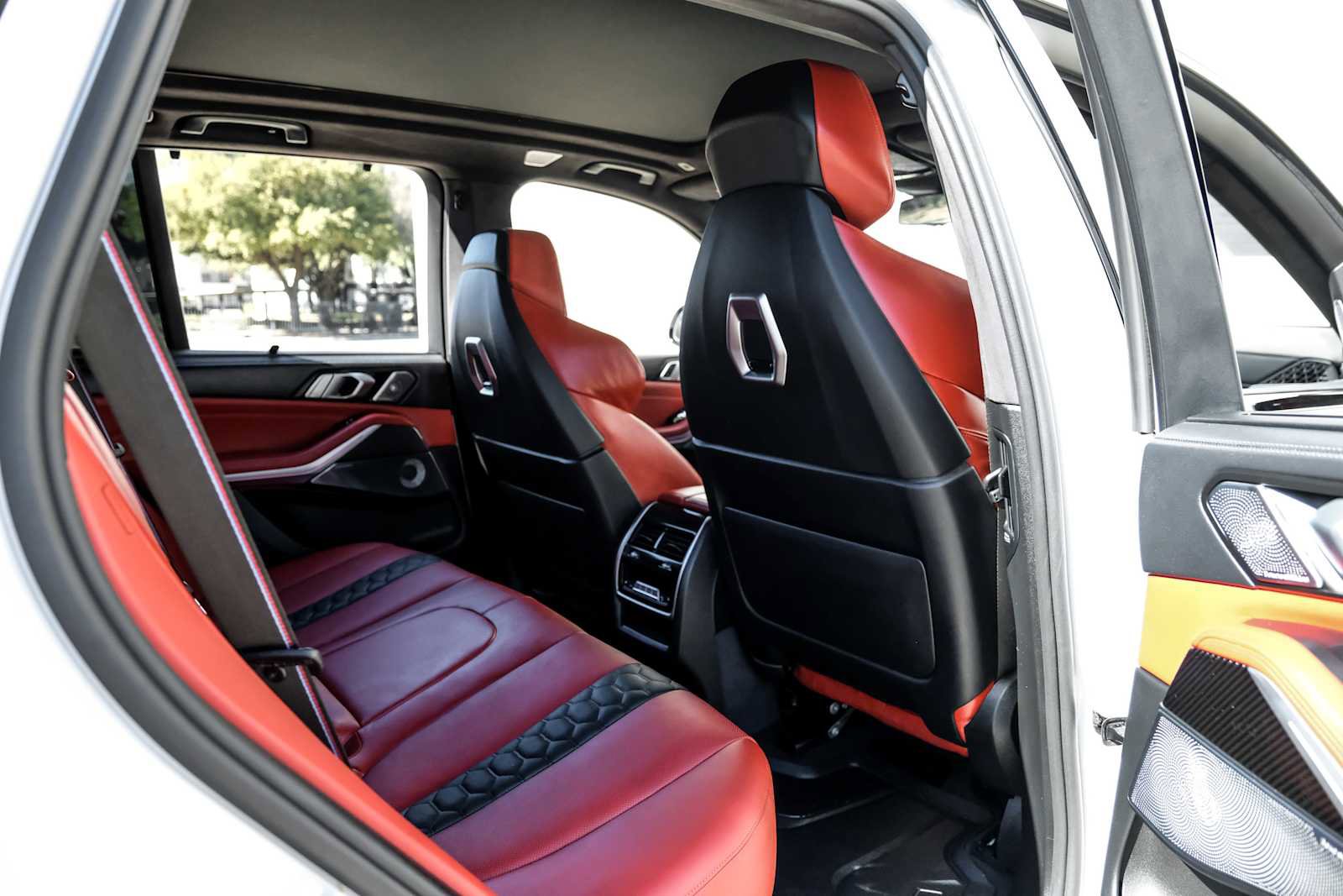 Used 2025 BMW X5 M Competition w/ Executive Package image 41