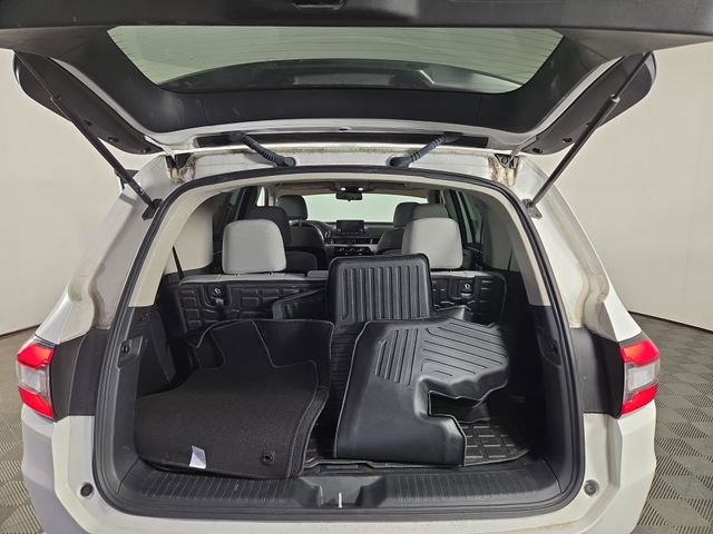 Used 2023 Honda Pilot LX image 32