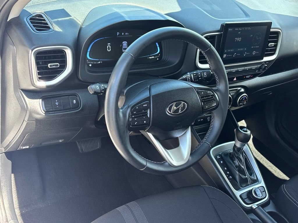 Used 2024 Hyundai Venue SEL FWD image 12