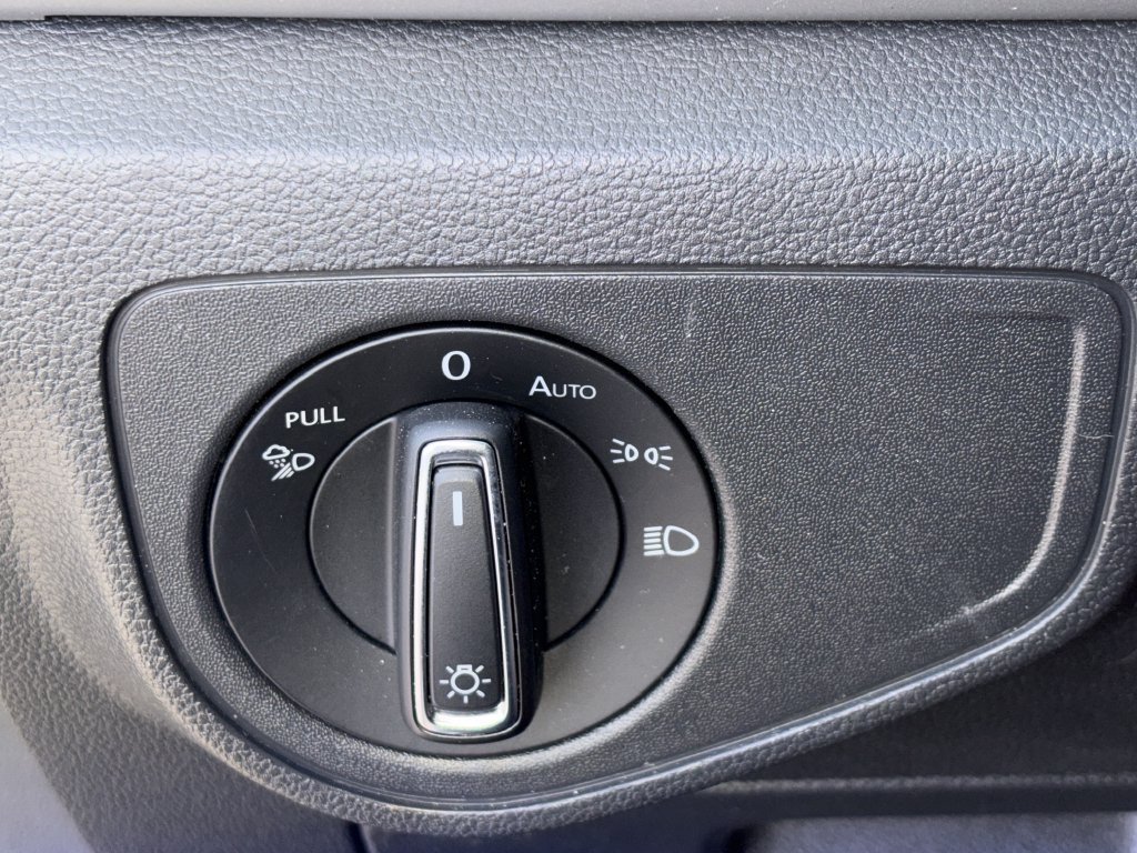 Certified 2023 Volkswagen Atlas SEL Premium AWD/4WD image 17