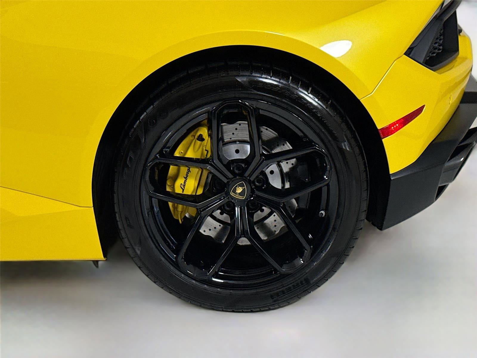 Used 2018 Lamborghini Huracan LP 580-2 image 39