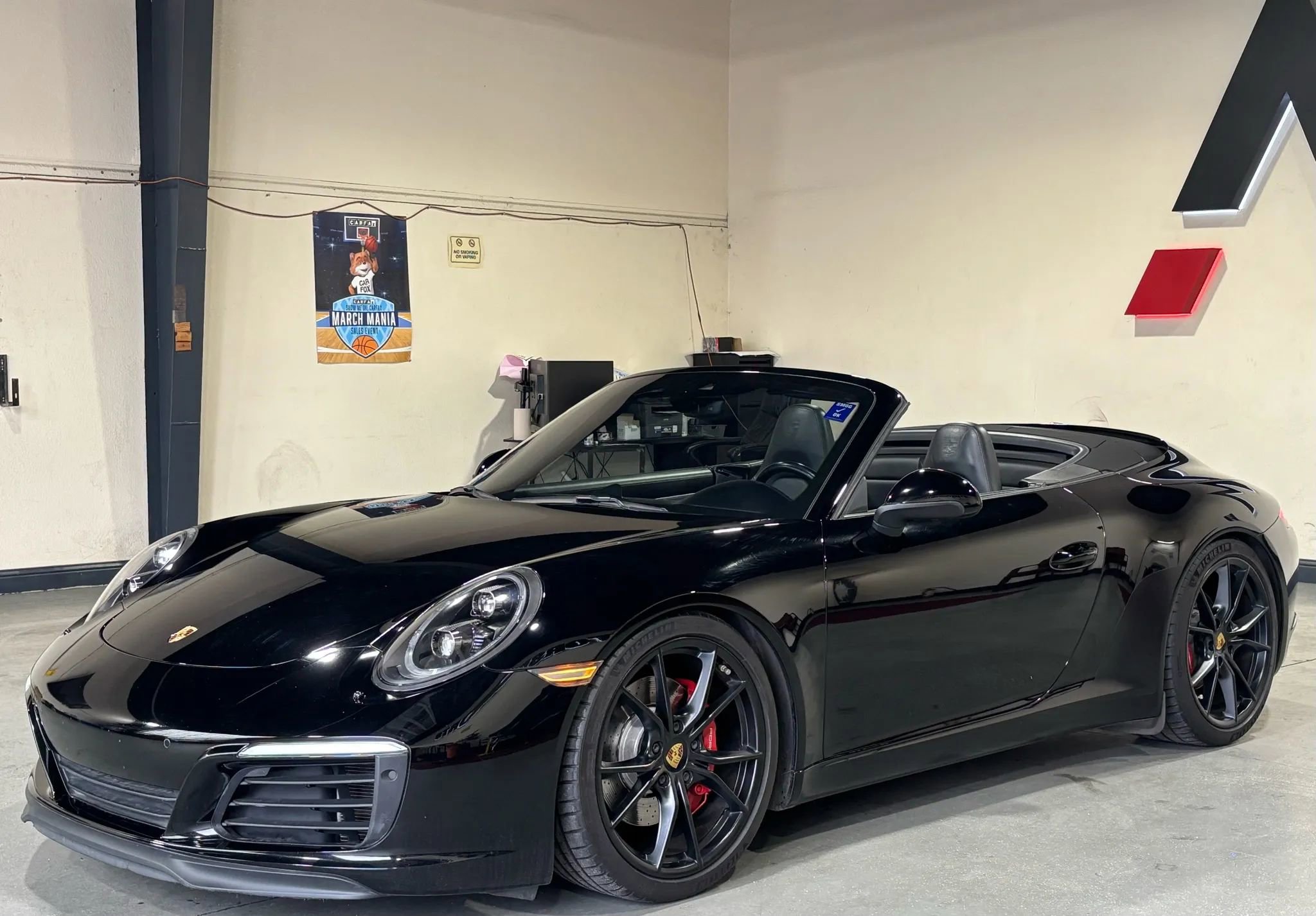 Used 2017 Porsche 911 Carrera S image 4