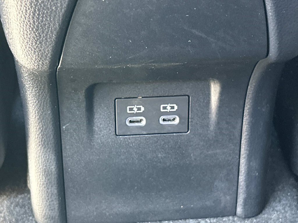 Used 2025 Toyota Prius XLE FWD image 18